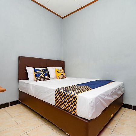 SPOT ON 2821 Griya Kawula Syariah Hotel Surakarta  Bagian luar foto
