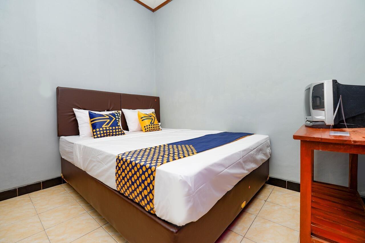 SPOT ON 2821 Griya Kawula Syariah Hotel Surakarta  Bagian luar foto