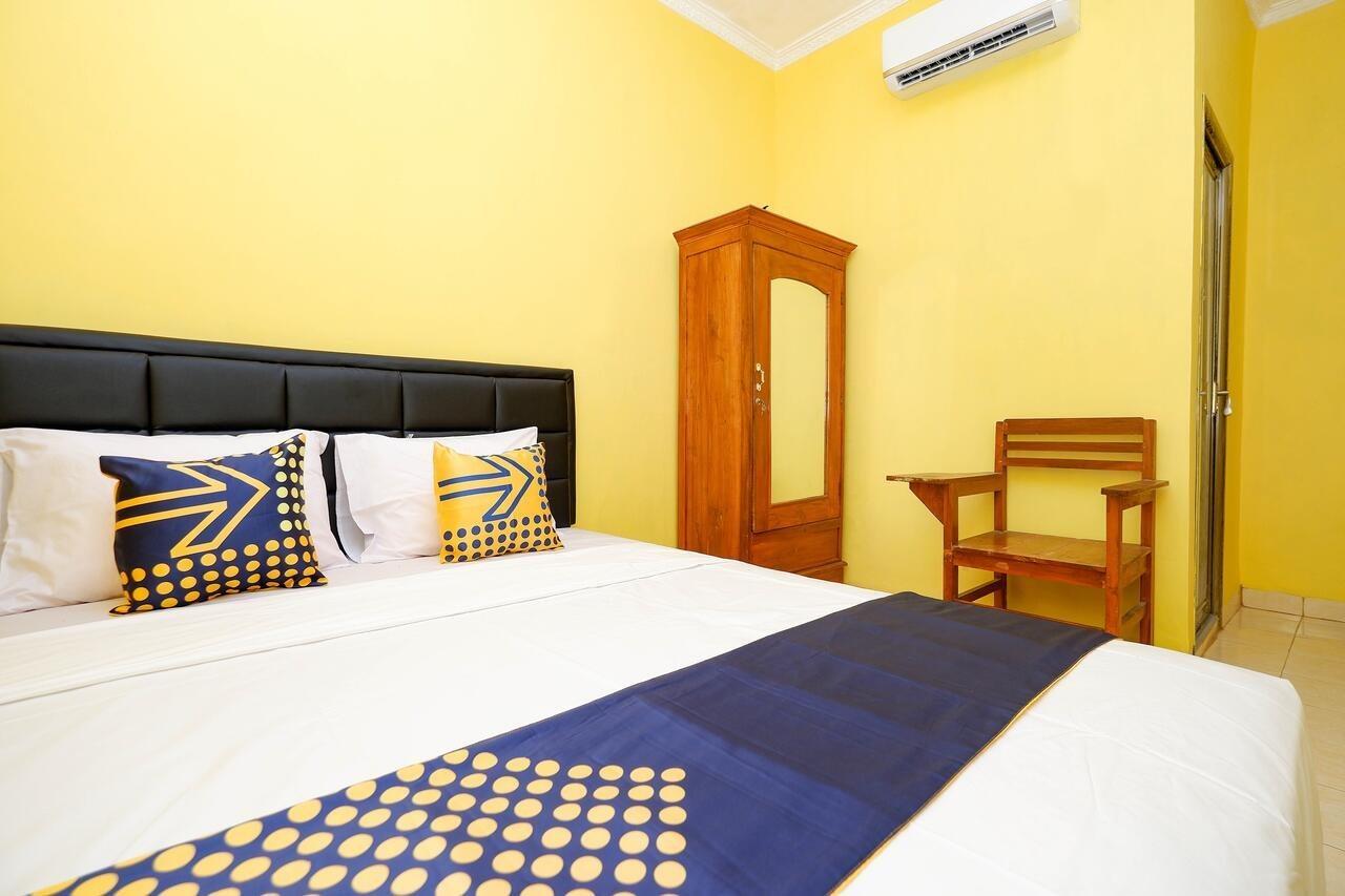 SPOT ON 2821 Griya Kawula Syariah Hotel Surakarta  Bagian luar foto