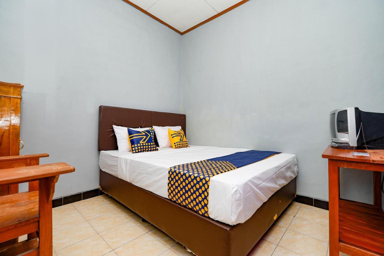 SPOT ON 2821 Griya Kawula Syariah Hotel Surakarta  Bagian luar foto