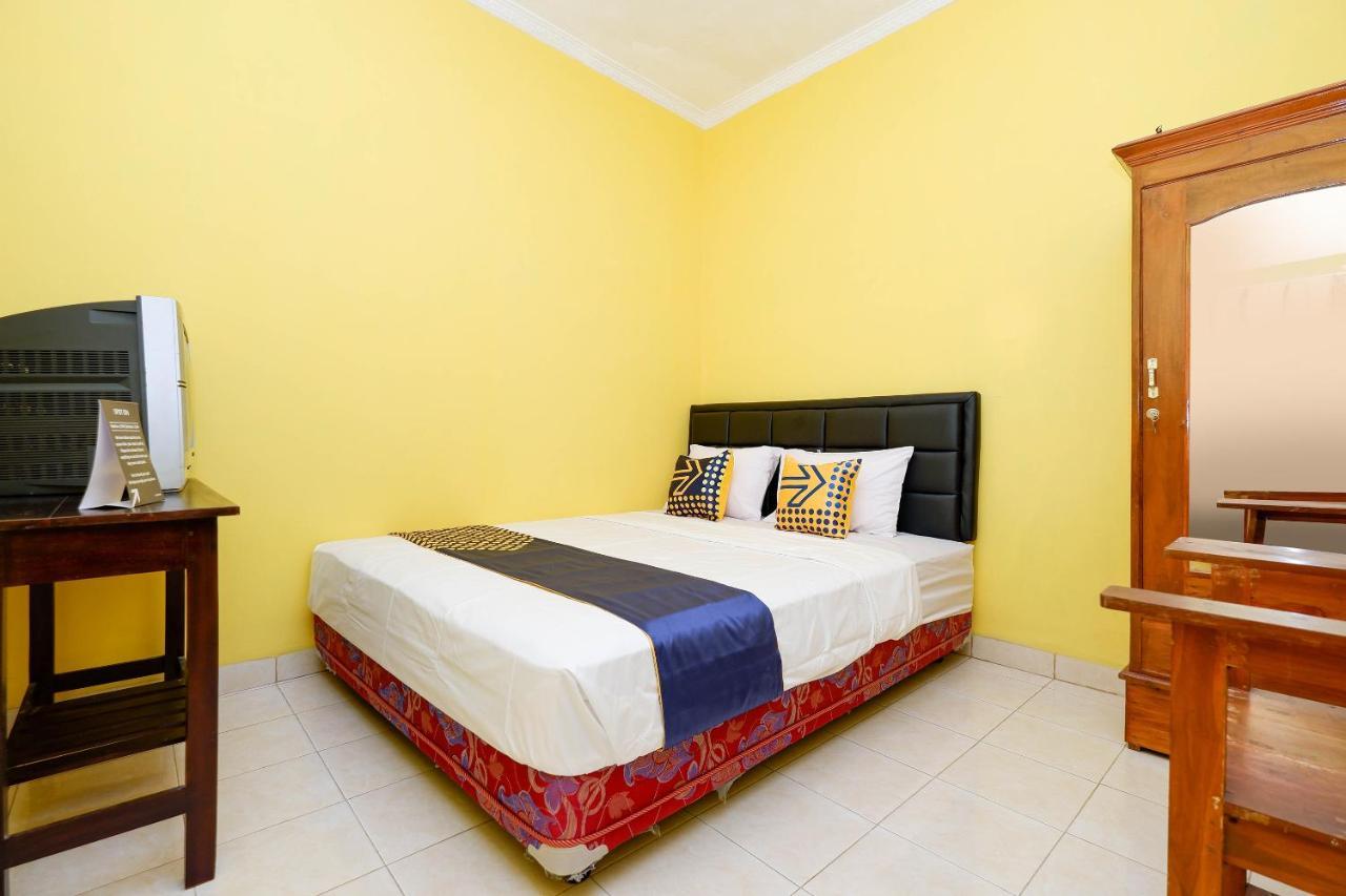 SPOT ON 2821 Griya Kawula Syariah Hotel Surakarta  Bagian luar foto