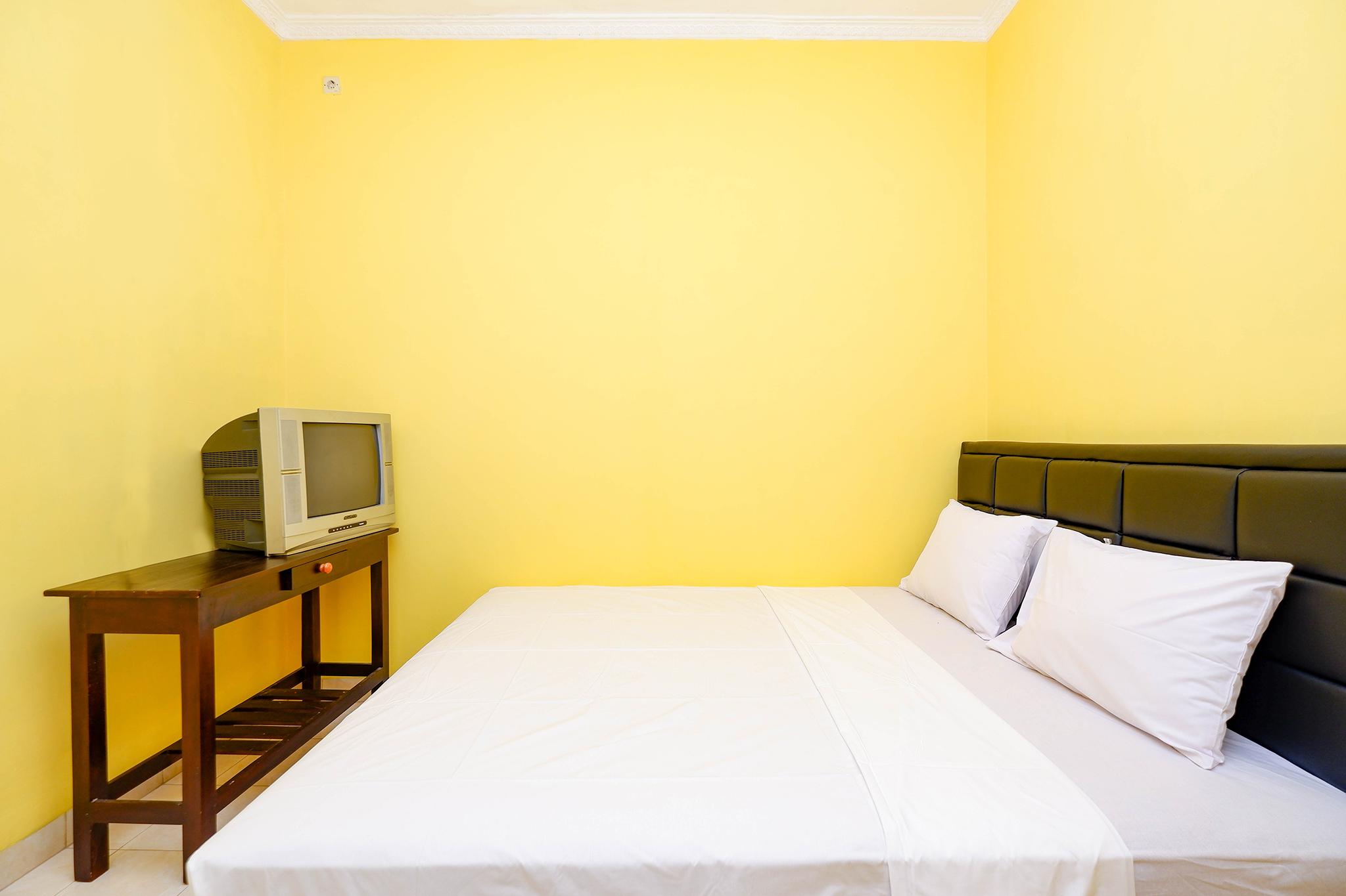 SPOT ON 2821 Griya Kawula Syariah Hotel Surakarta  Bagian luar foto