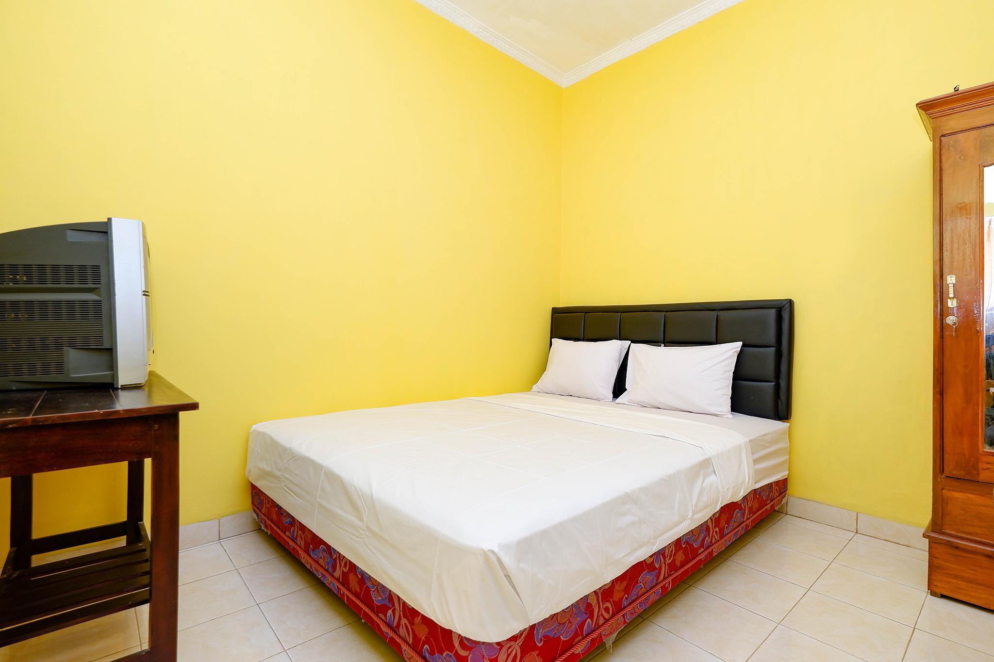 SPOT ON 2821 Griya Kawula Syariah Hotel Surakarta  Bagian luar foto