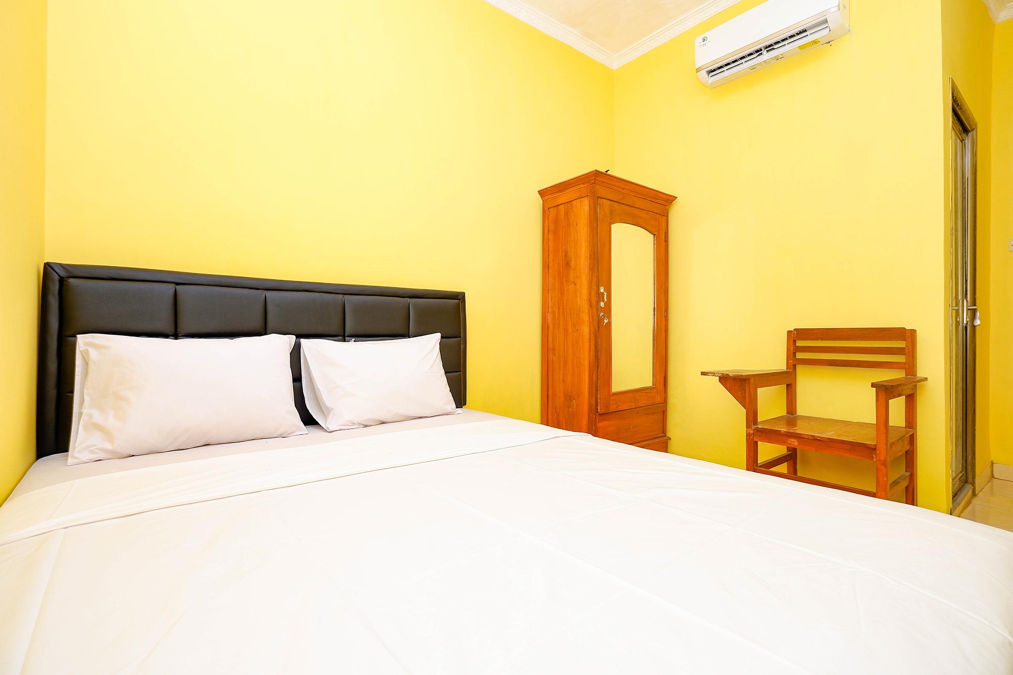 SPOT ON 2821 Griya Kawula Syariah Hotel Surakarta  Bagian luar foto