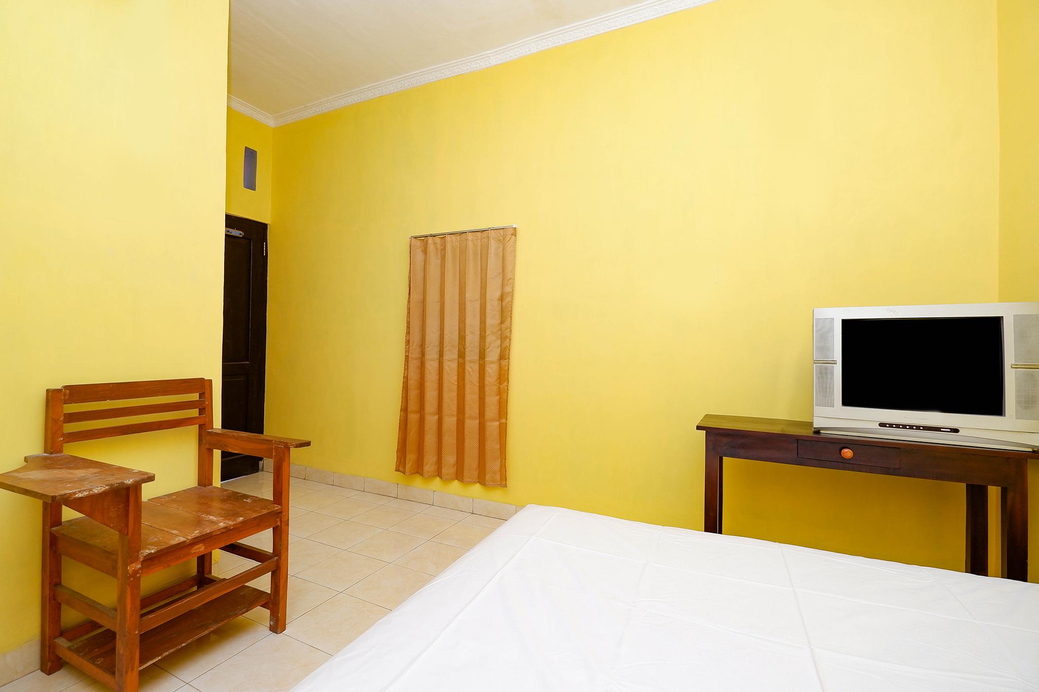 SPOT ON 2821 Griya Kawula Syariah Hotel Surakarta  Bagian luar foto